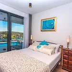 Captains House On Solta Island With Private Pool, 3 Bedrooms, 4 Bathrooms, Amazing Sea Views * Nečujam