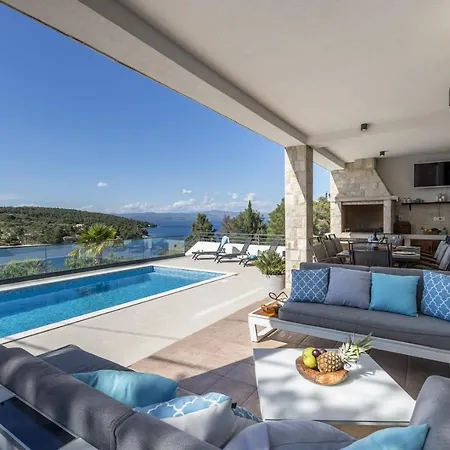 Captains House On Solta Island With Private Pool, 3 Bedrooms, 4 Bathrooms, Amazing Sea Views