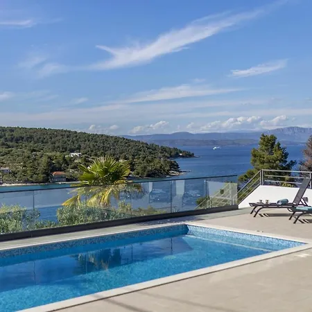 Captains House On Solta Island With Private Pool, 3 Bedrooms, 4 Bathrooms, Amazing Sea Views