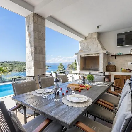 Captains House On Solta Island With Private Pool, 3 Bedrooms, 4 Bathrooms, Amazing Sea Views