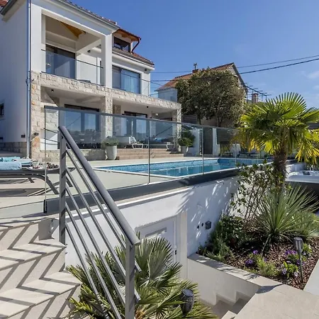 Captains House On Solta Island With Private Pool, 3 Bedrooms, 4 Bathrooms, Amazing Sea Views *