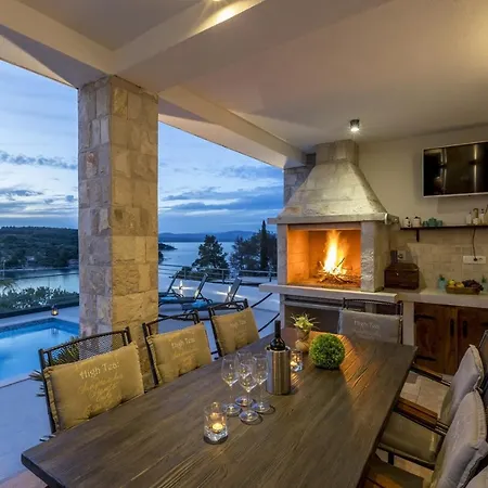 Captains House On Solta Island With Private Pool, 3 Bedrooms, 4 Bathrooms, Amazing Sea Views