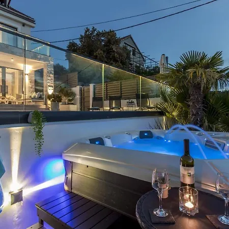 Captains House On Solta Island With Private Pool, 3 Bedrooms, 4 Bathrooms, Amazing Sea Views Nečujam