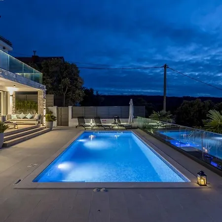 Captains House On Solta Island With Private Pool, 3 Bedrooms, 4 Bathrooms, Amazing Sea Views Nečujam