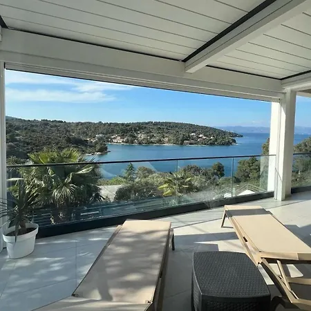 Captains House On Solta Island With Private Pool, 3 Bedrooms, 4 Bathrooms, Amazing Sea Views